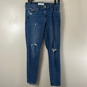 Gap Jean pants blue true skinny distressed woman’s size 30 R